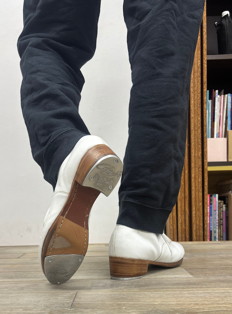 福岡のタップダンススタジオ　ANB Tap Dance Studio 白いタップシューズ の裏側