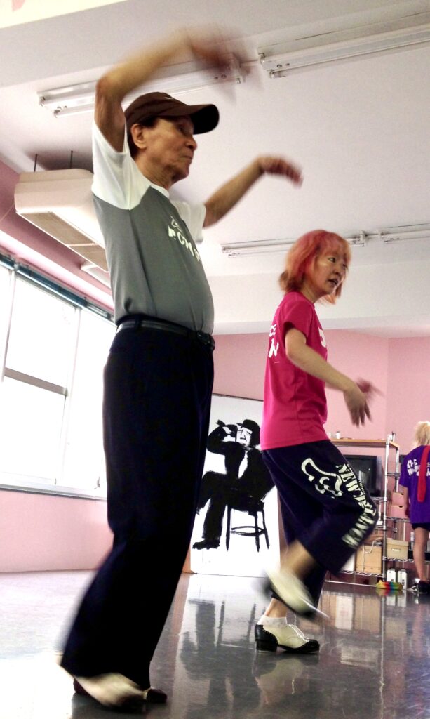 福岡のタップダンススタジオANBで中野章三先生とのタップダンスリハーサル