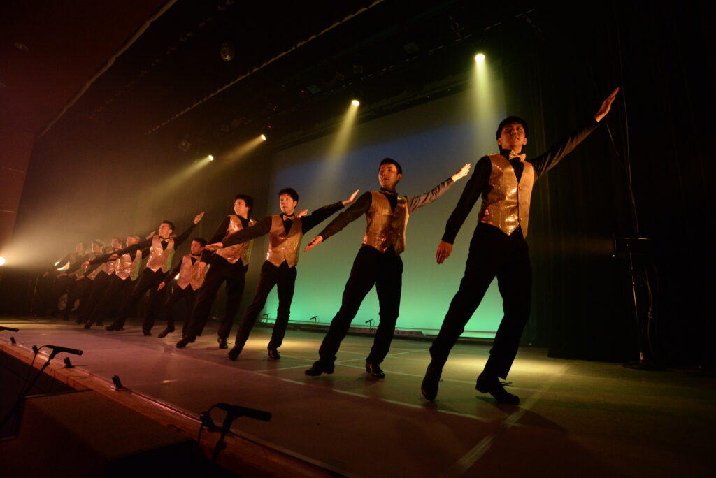 向いている人は発表の場に向けて一生懸命にタップダンス向き合ってきた