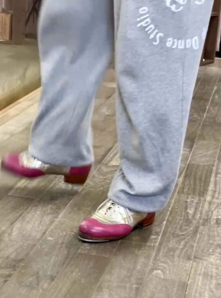 福岡　タップダンス　タップシューズ 足元　ANB Tap Dance Studio