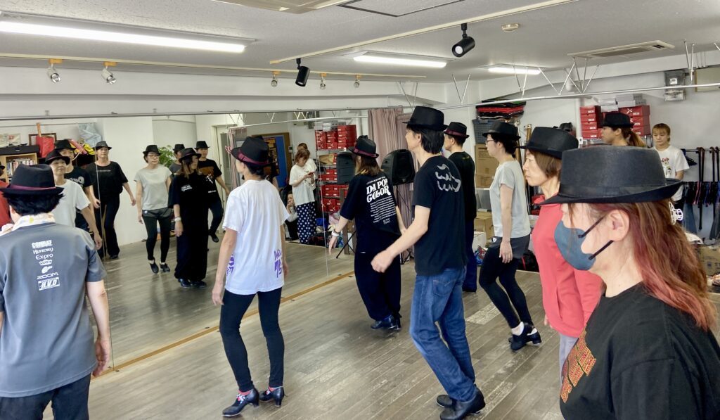 幅広世代のタップダンス生徒