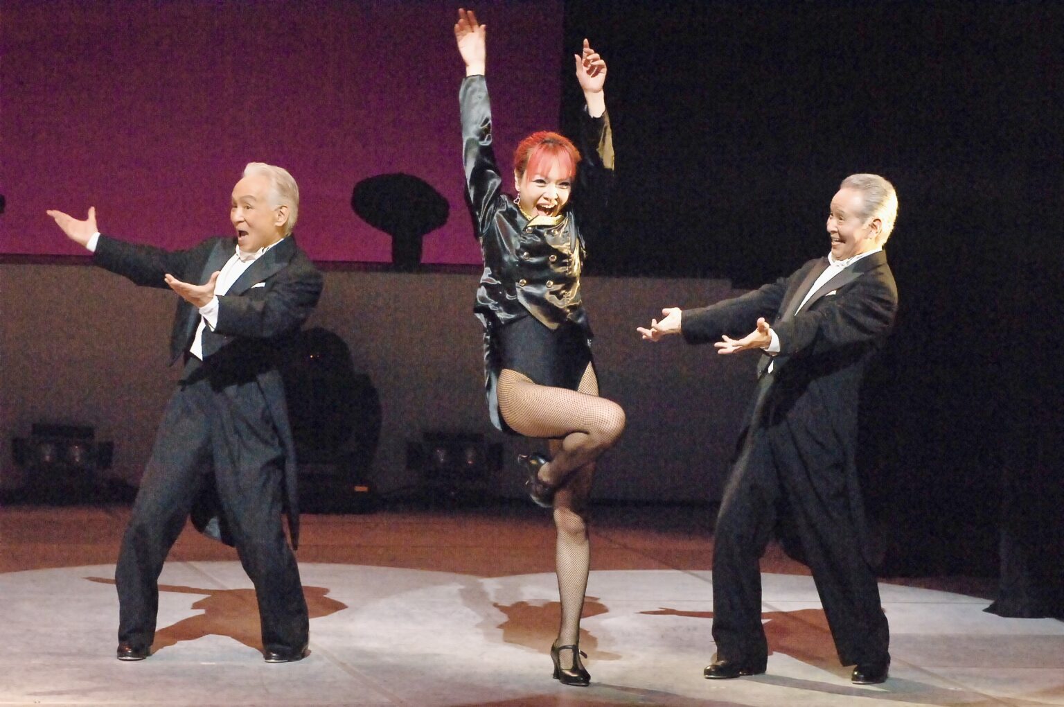 中野ブラザーズと福岡のタップダンススタジオANBの代表オガタアヤのタップダンス