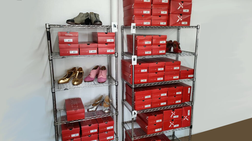 タップシューズ販売コーナー 福岡市のタップダンススタジオ　AnB Tap Dance Studio