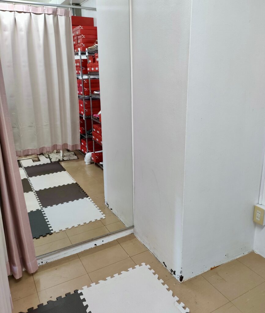 福岡のタップダンススタジオANB Tap Dance Studio内観　更衣スペース